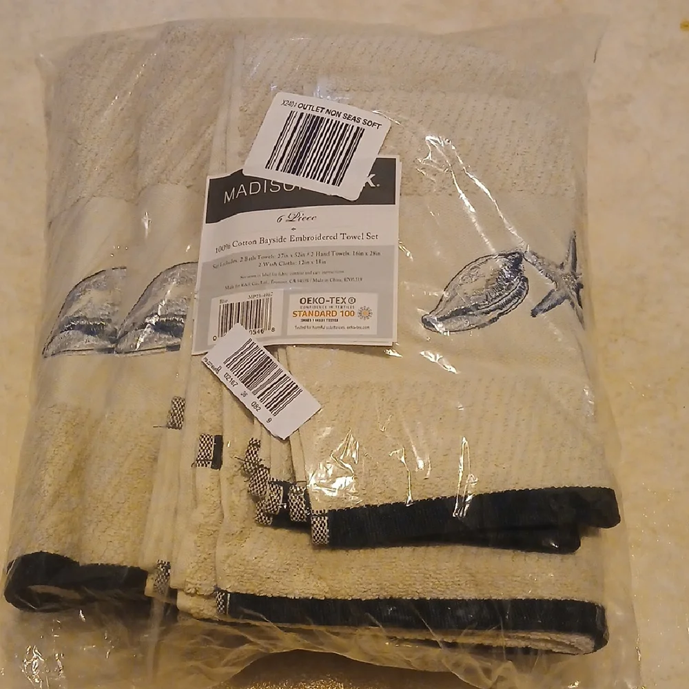 Madison Park Cotton Embroidered Towel Set - Blue and White